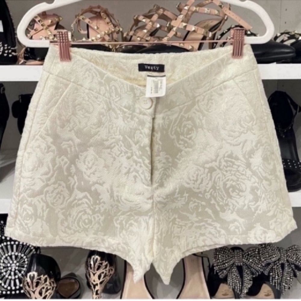 NWT Verty ShortsWize Small